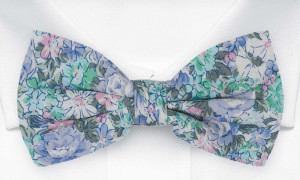 BLOOMBUCKET Light blue butterfly
